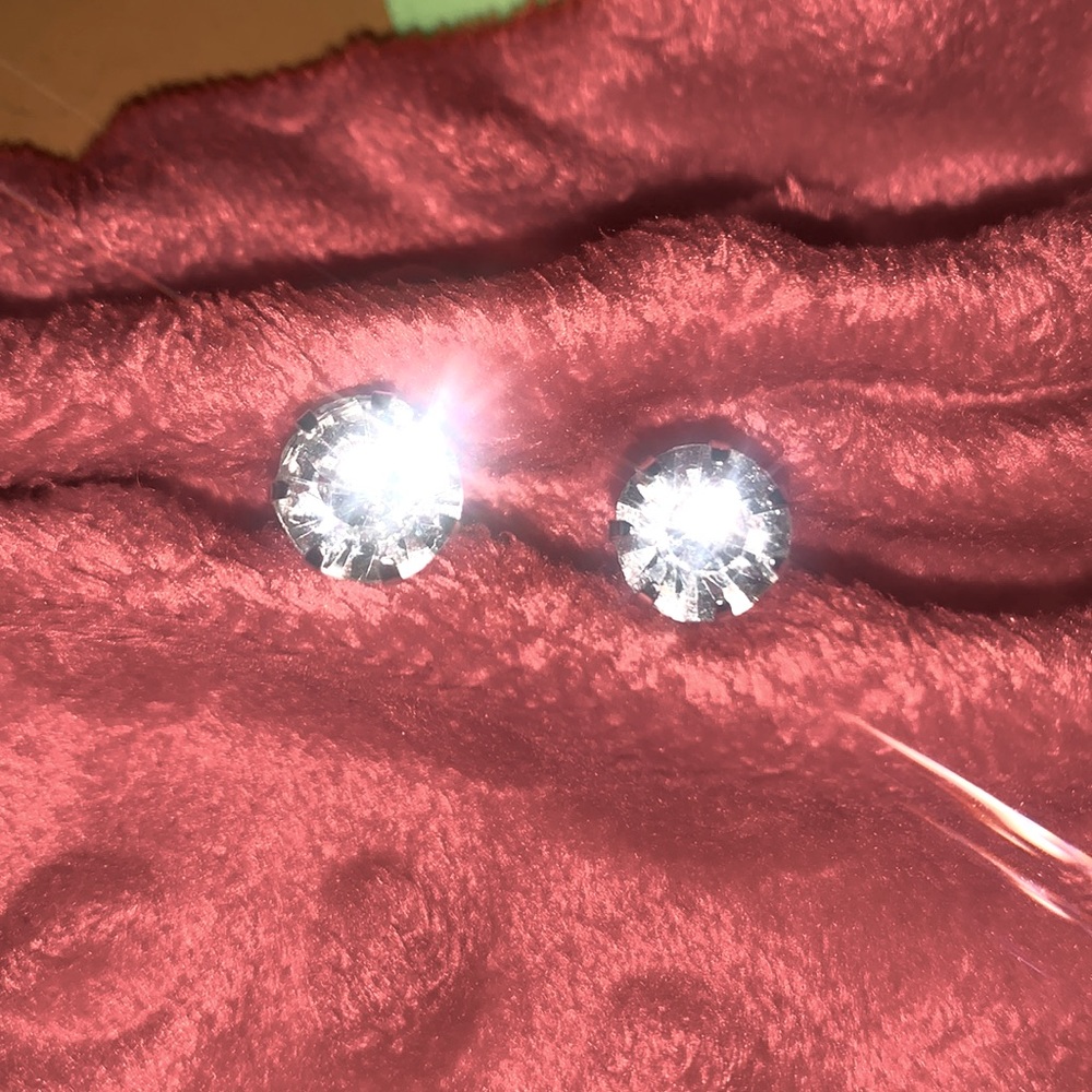 10mm Diamond Stud Earring